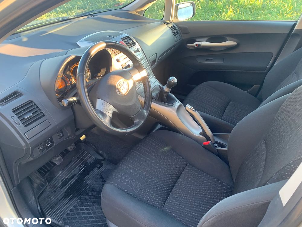 Toyota Auris - 10