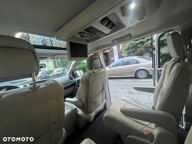 Chrysler Town & Country 3.6 Limited - 25