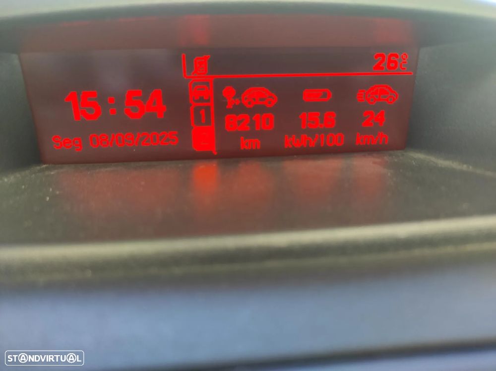 Peugeot Eléctrica L1 Premium 3L - 10
