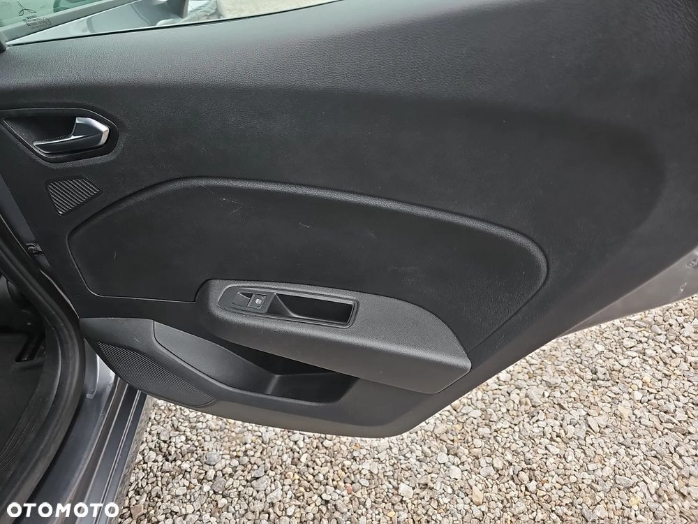Renault Clio 1.0 TCe Evolution - 23