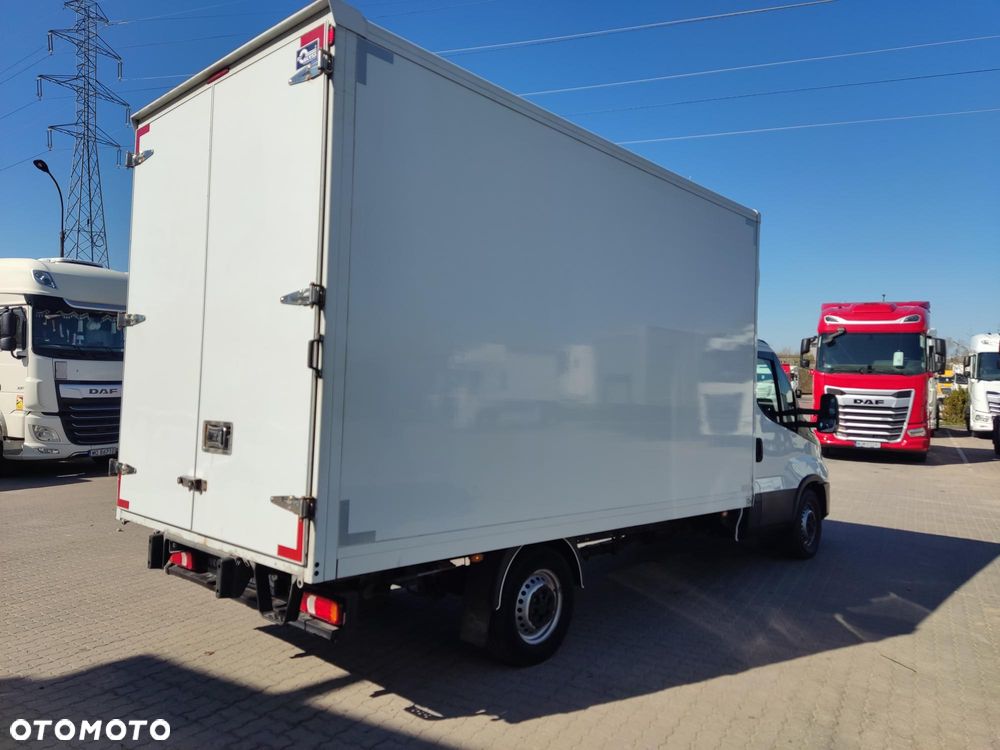 Iveco Daily 35s14 kontener meblowy - 4