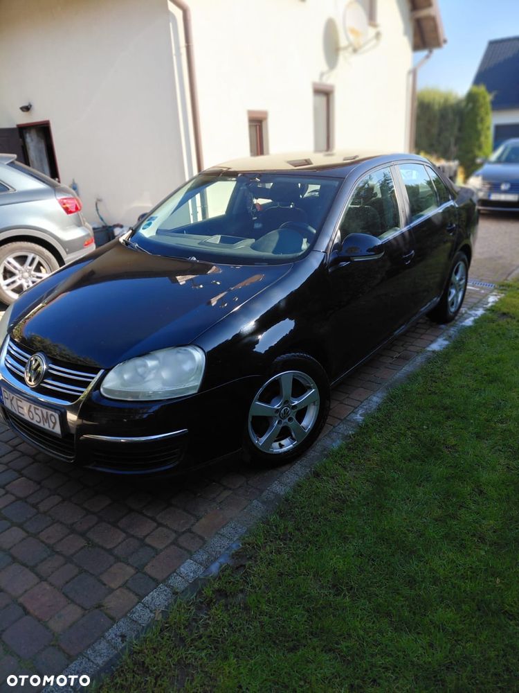 Volkswagen Jetta - 3