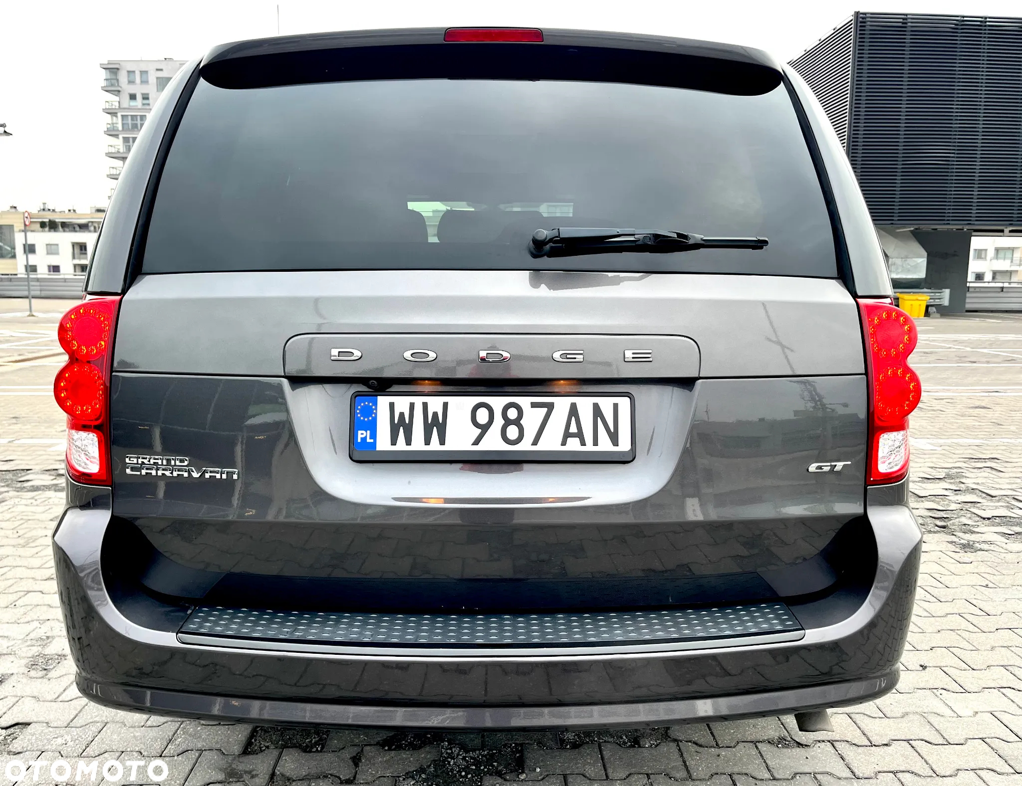 Dodge Grand Caravan - 8