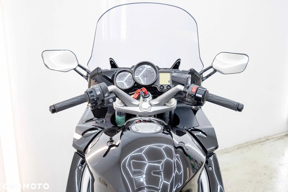 Yamaha FJR - 25