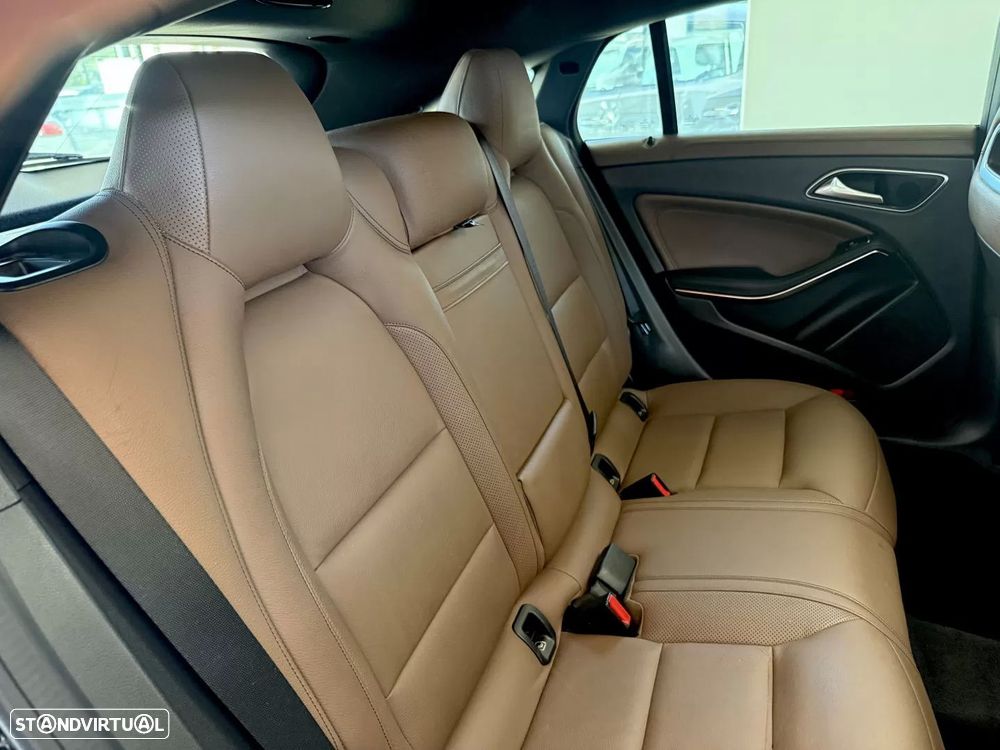 Mercedes-Benz CLA 200 d Shooting Brake AMG Line - 60