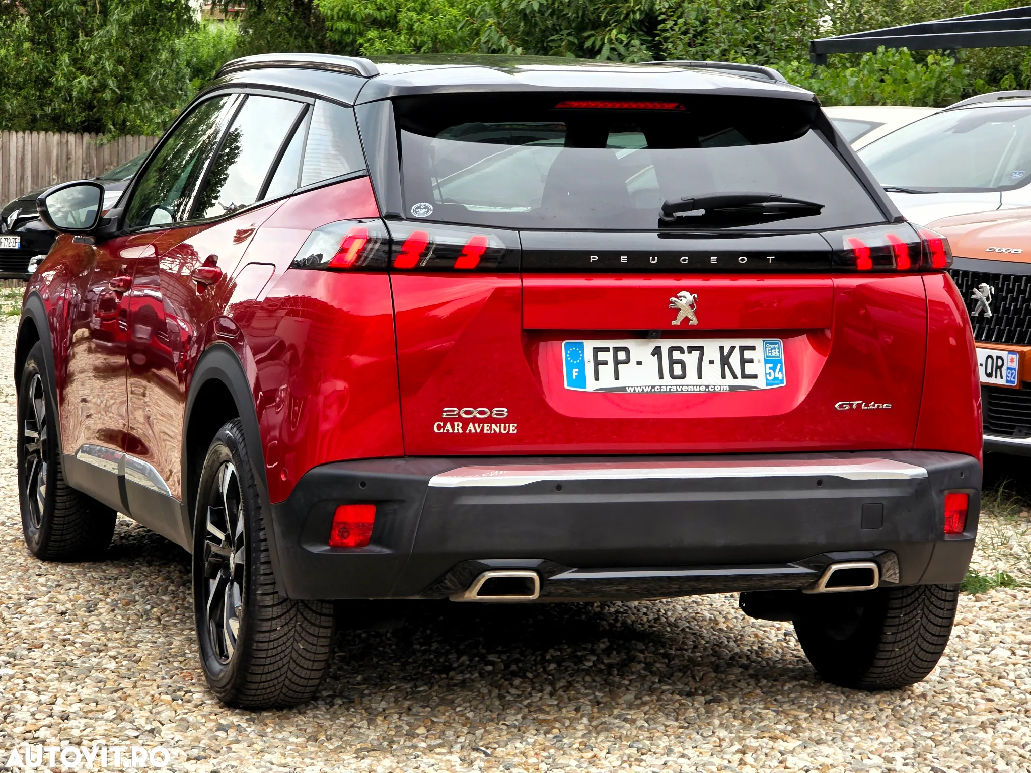 Peugeot 2008 1.2 L PureTech STT EAT8 GT Line - 10