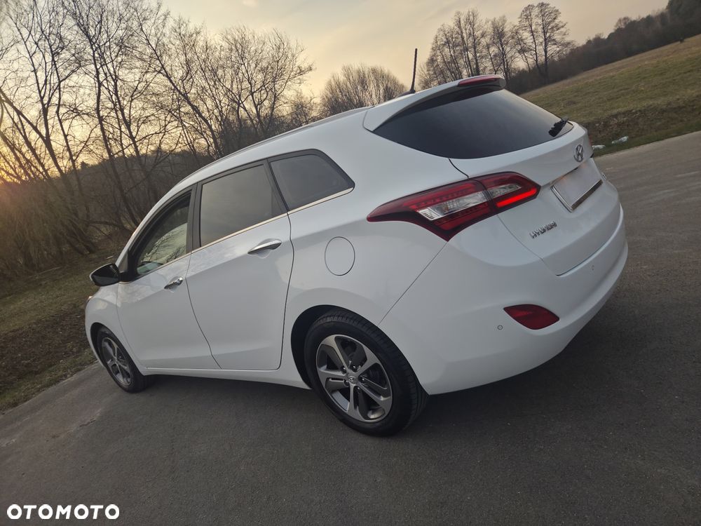 Hyundai i30 1.6 CRDI DCT Premium - 9