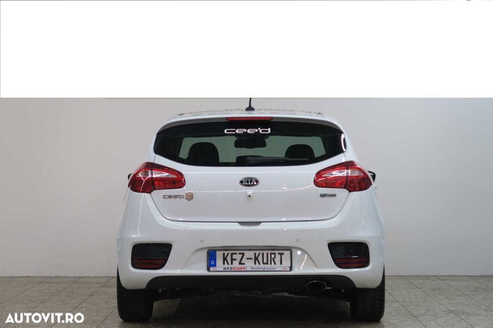 Kia Ceed 1.6 GDI Dream-Team Edition - 4