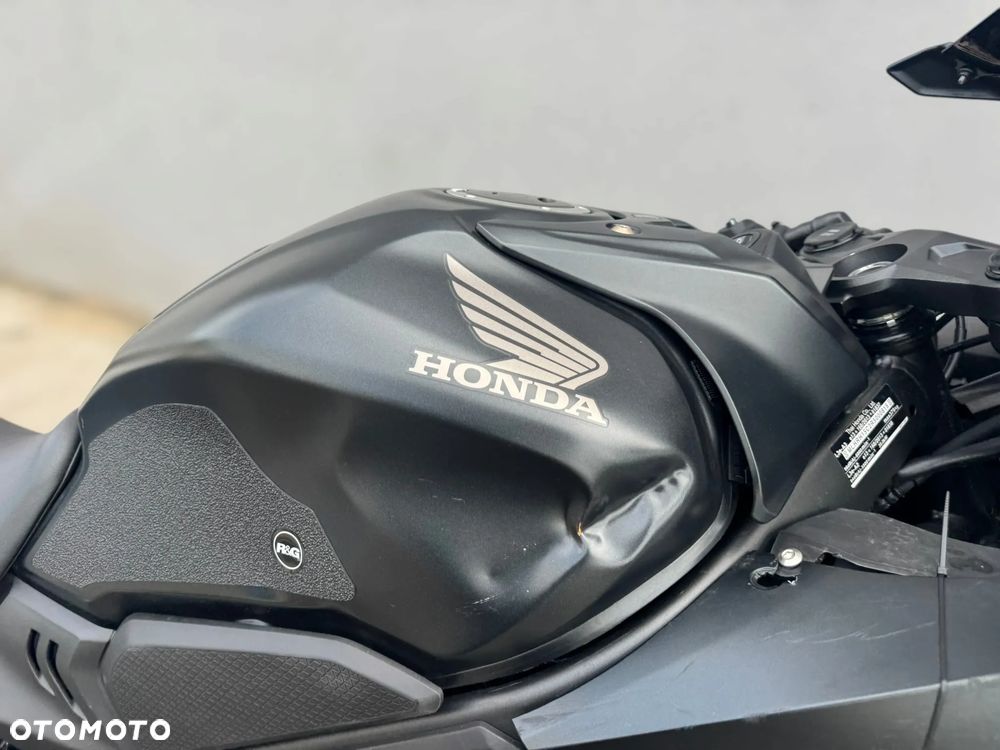 Honda CBR - 28