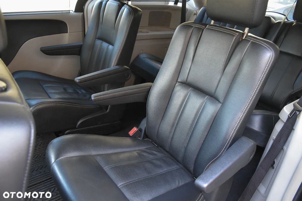 Lancia Voyager 2.8CRD Platinum - 34