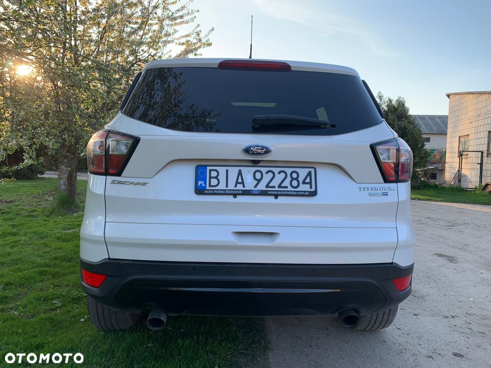 Ford Escape 2.0 EcoBoost AWD Titanium - 4