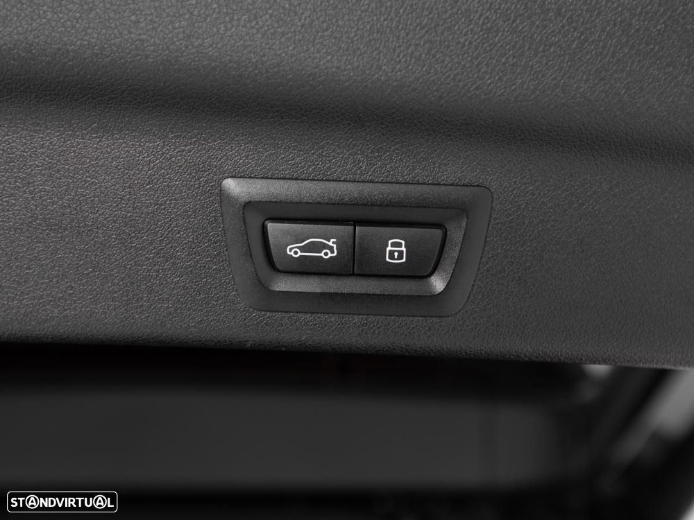 BMW iX1 eDrive20 - 14