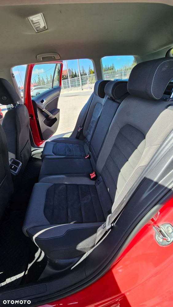 Volkswagen Golf - 8