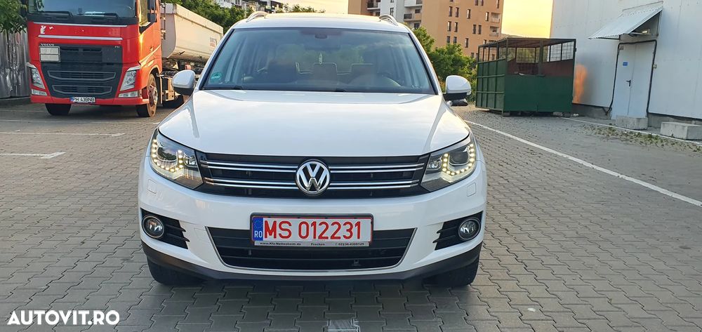 Volkswagen Tiguan 2.0 TDI DPF 4Motion BlueMotion Technology Track & Field - 9