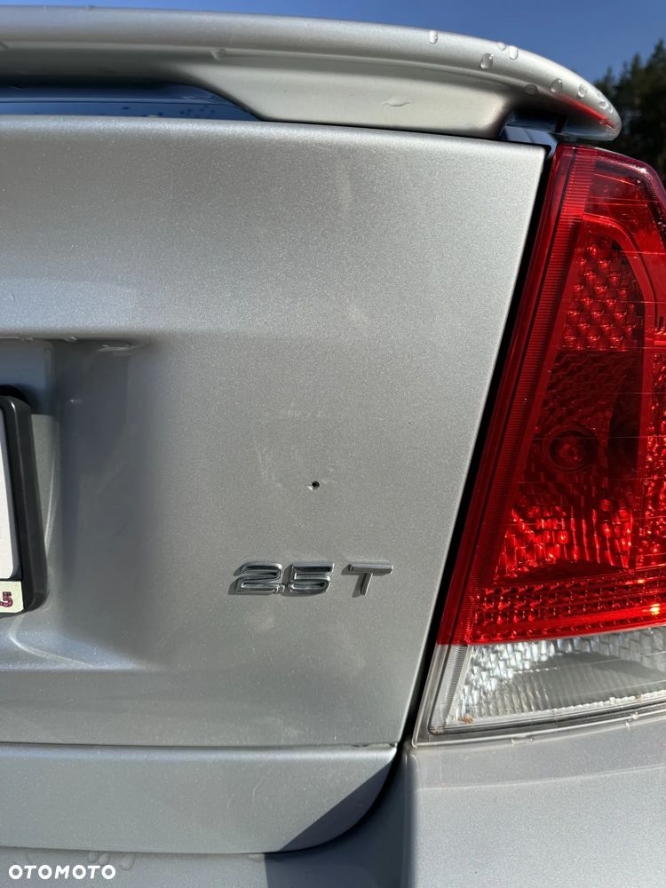 Volvo S60 2.5T Momentum - 9