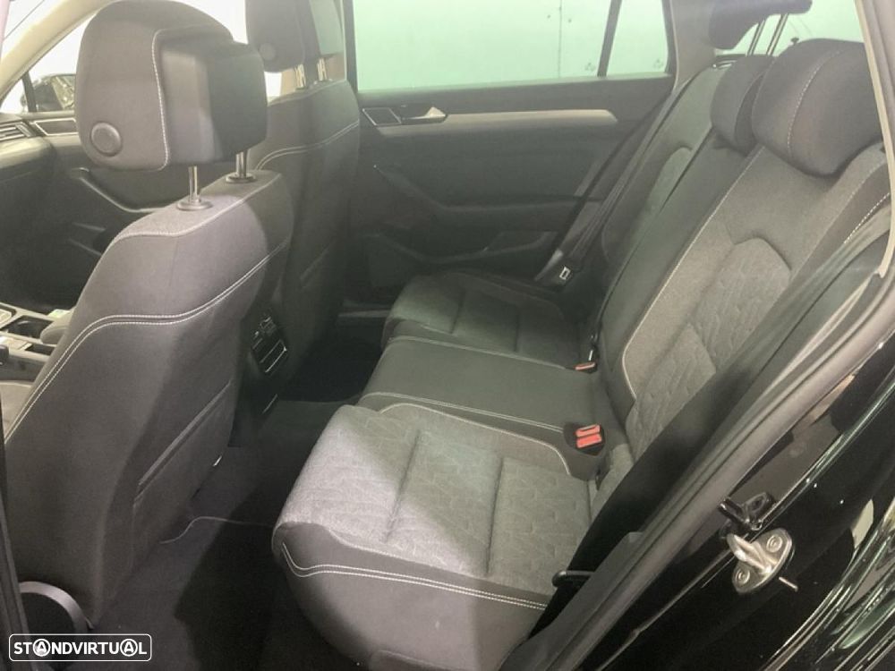 VW Passat Variant 2.0 TDi Business DSG - 4