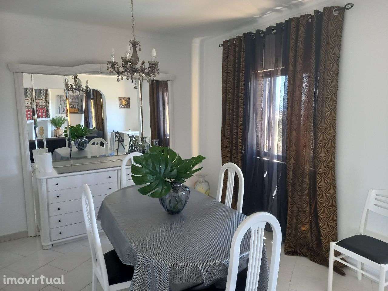 Aluga-se óptimo quarto ao ano no Pátio, Albufeira - Grande imagem: 4/9