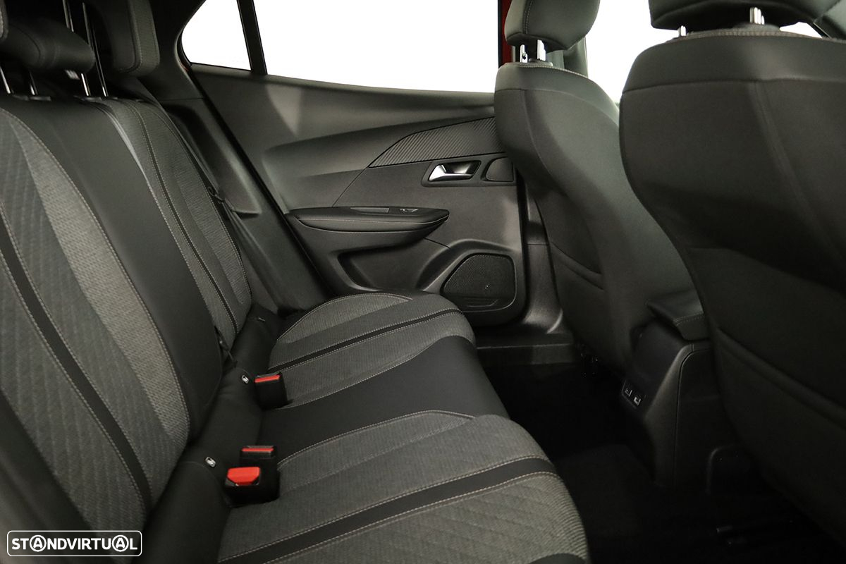 Peugeot 2008 1.2 PureTech Allure - 23