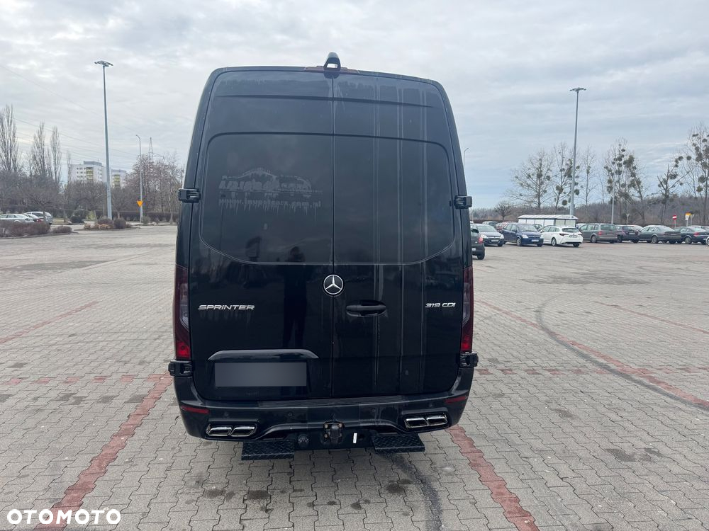 Mercedes-Benz Sprinter - 5