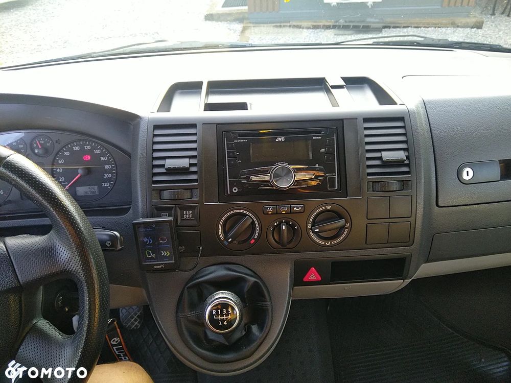 Volkswagen Caravelle - 21
