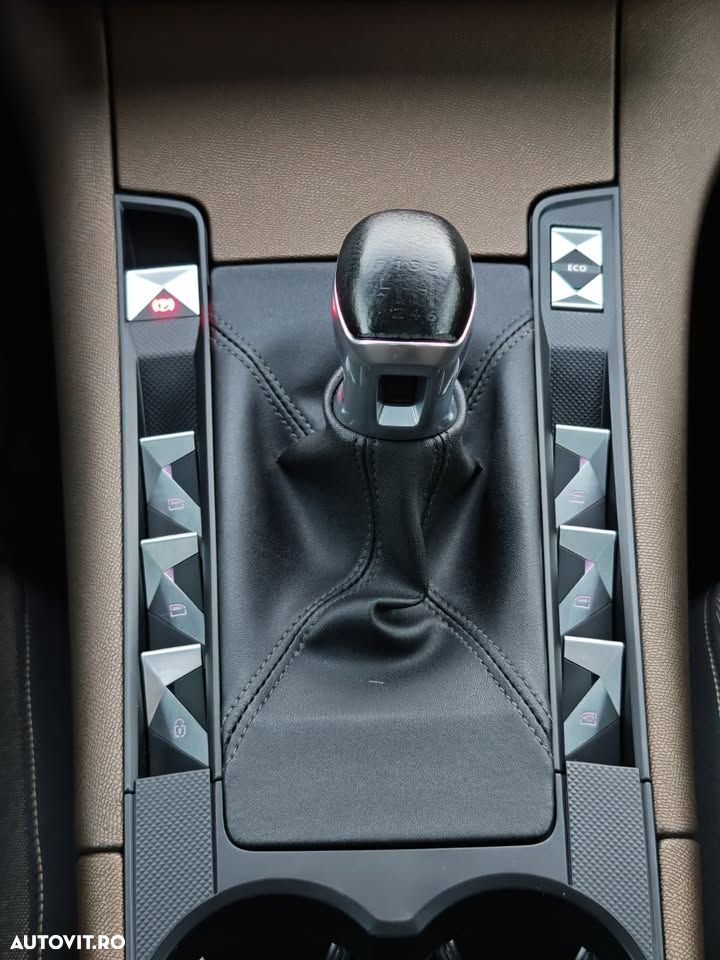 DS Automobiles DS 7 Crossback - 11