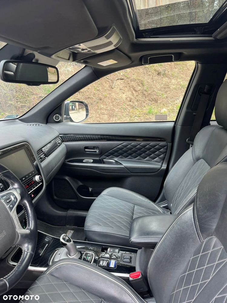 Mitsubishi Outlander Intense + - 14