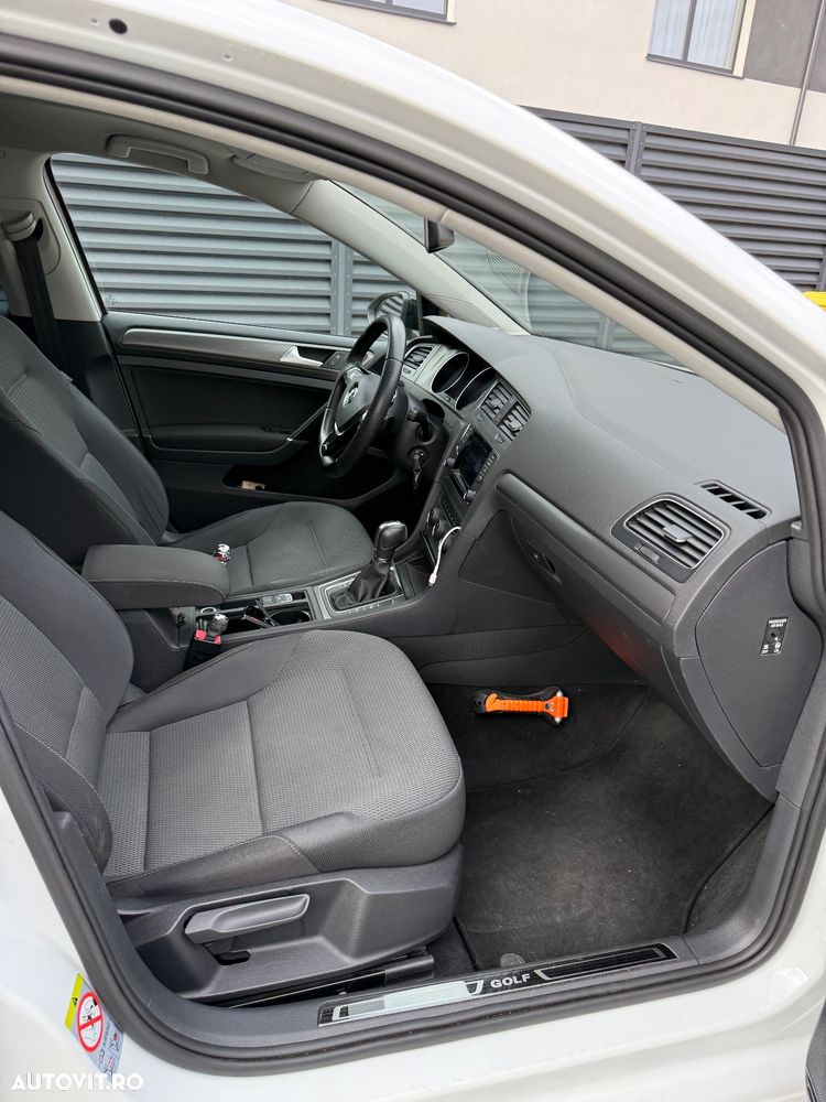 Volkswagen Golf 1.6 TDI DPF BMT DSG Comfortline - 17