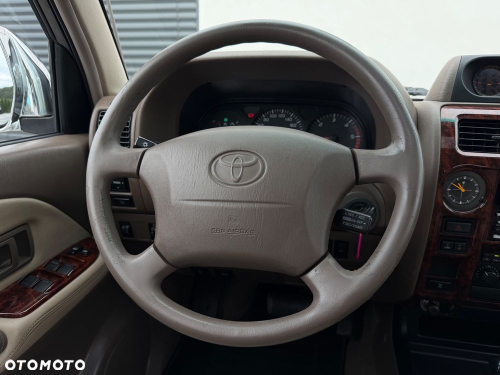 Toyota Land Cruiser - 10