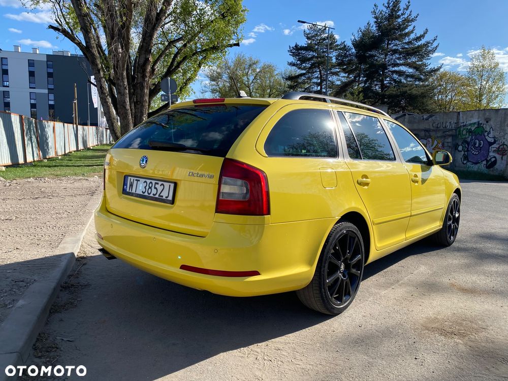 Skoda Octavia 2.0 TDI CR DPF DSG RS - 6