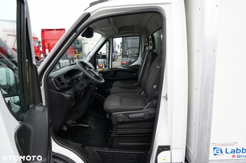 Iveco DAILY 35-160 / KONTENER 4,3 M / WINDA / BLIŹNIAK   DMC: 3500 KG /  2022 - 24