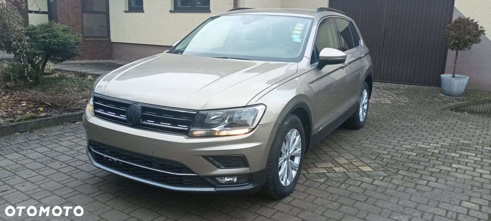 Volkswagen Tiguan - 1