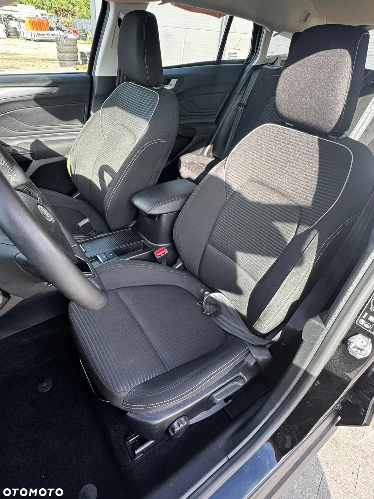Ford Focus Turnier 1.0 EcoBoost Start-Stopp-System TITANIUM - 11