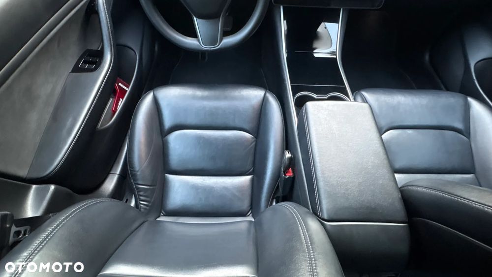 Tesla Model 3 - 11