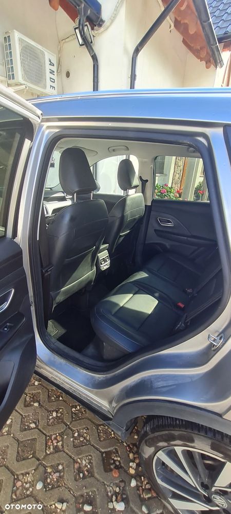 MG ZS - 11