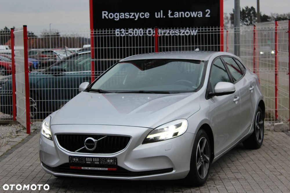 Volvo V40 D2 Momentum - 1