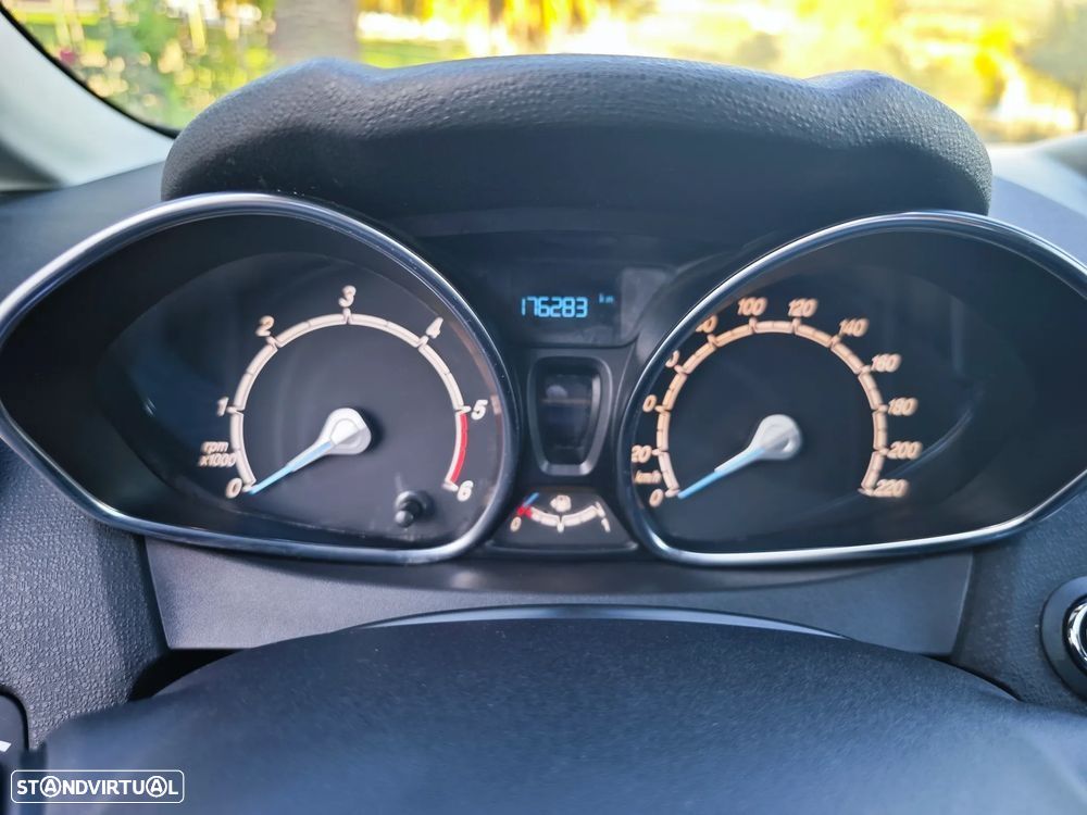 Ford Fiesta 1.5 TDCi Titanium - 16