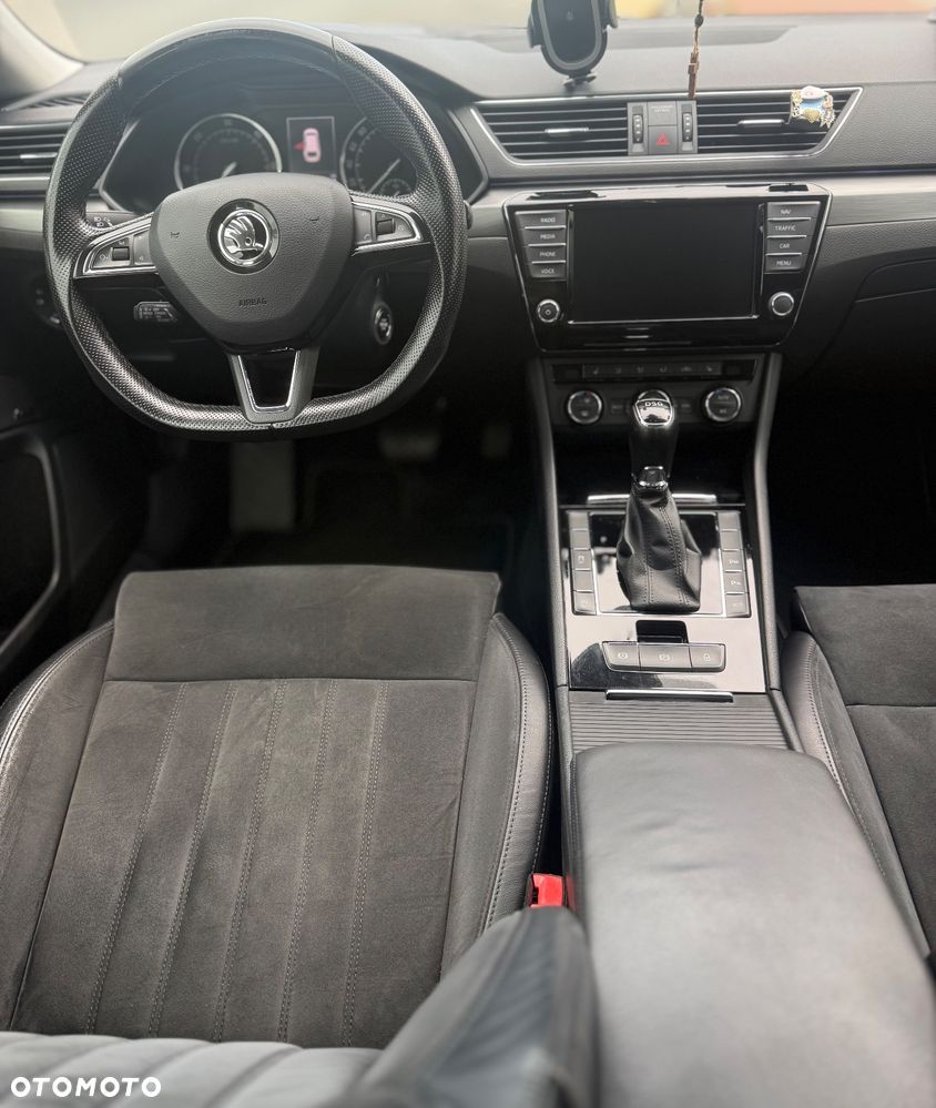Skoda Superb 2.0 TDI Sportline DSG - 21