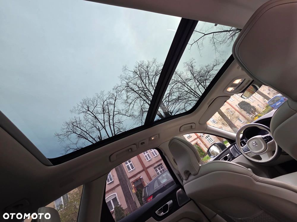 Volvo XC 60 T6 Plug-In Hybrid AWD Ultra Bright - 4
