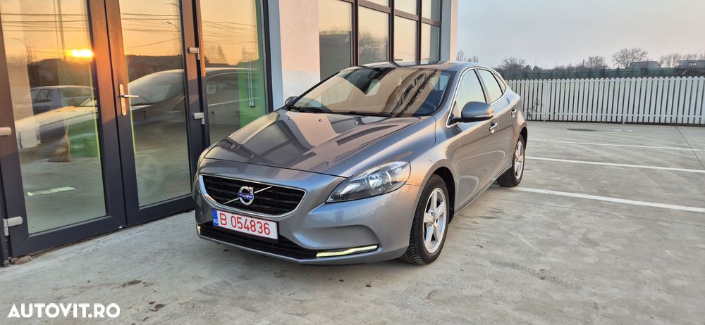 Volvo V40 D4 VEA Momentum - 1