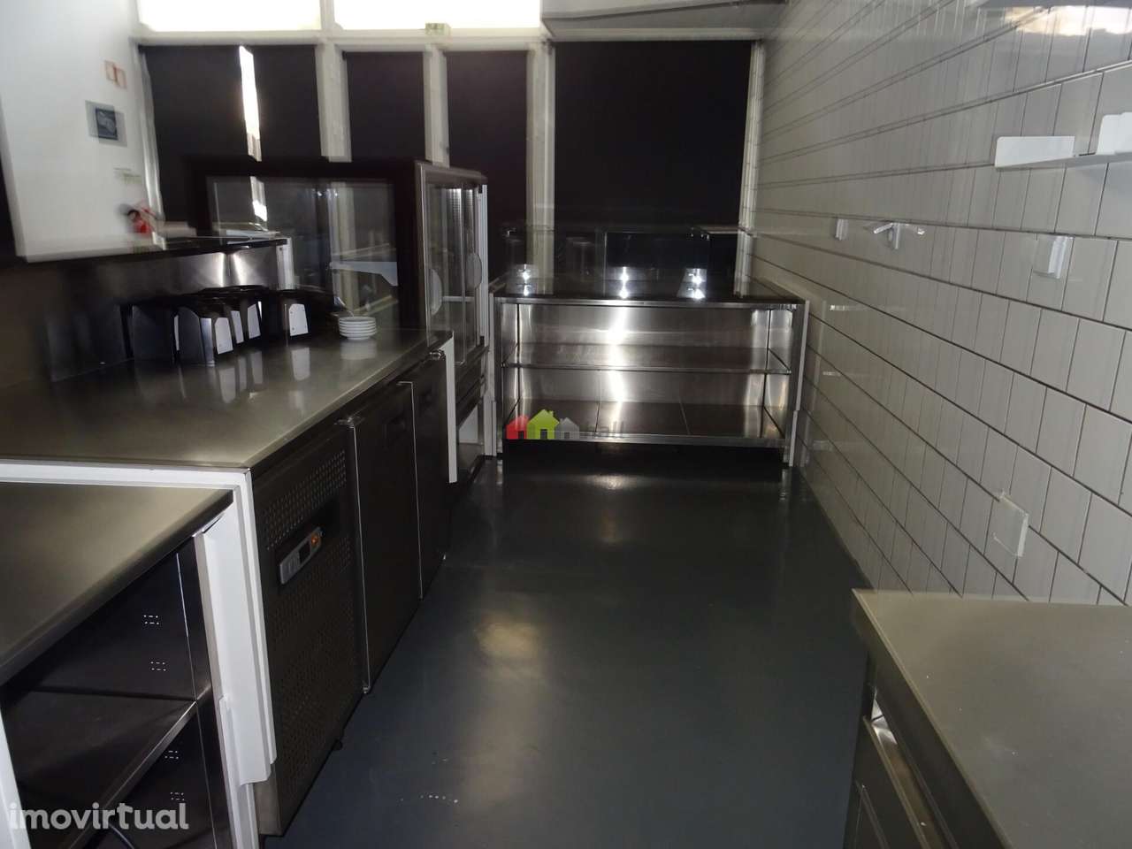 Loja com 234 m2 no centro do Barreiro - Grande imagem: 4/15