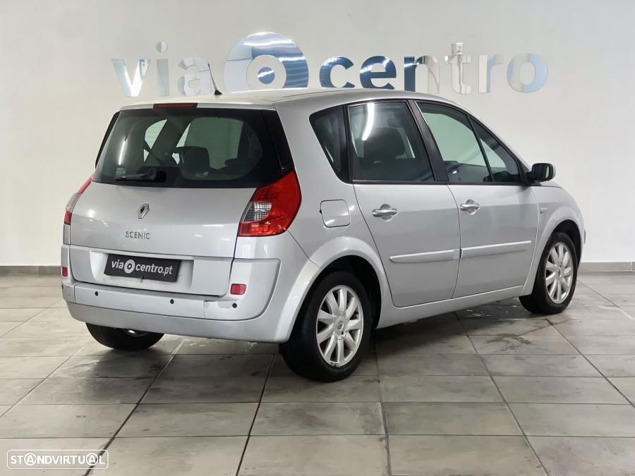 Renault Scénic 1.5 dCi Dynamique S - 4