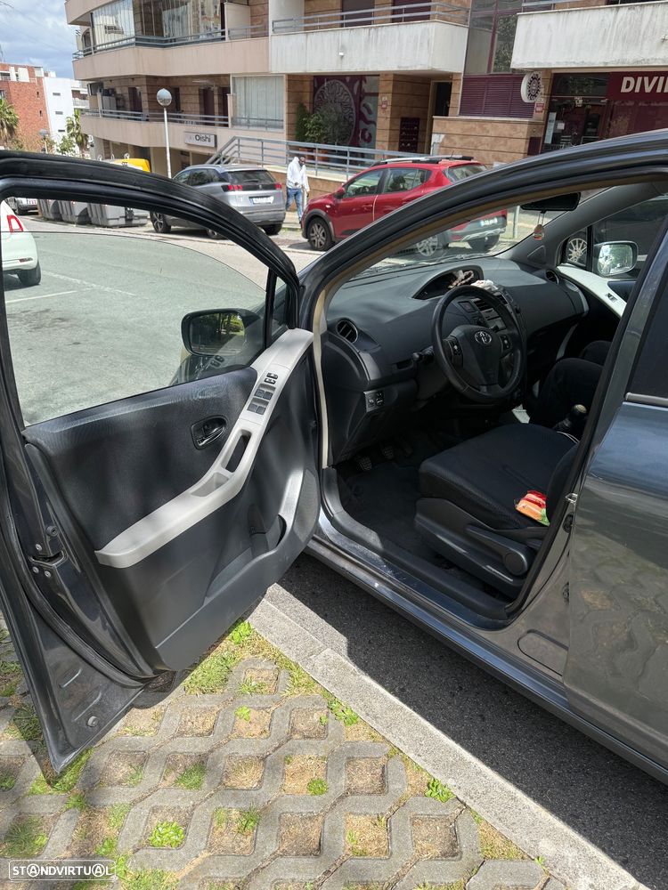 Toyota Yaris 1.0 VVT-i AC Manual+VSC - 10