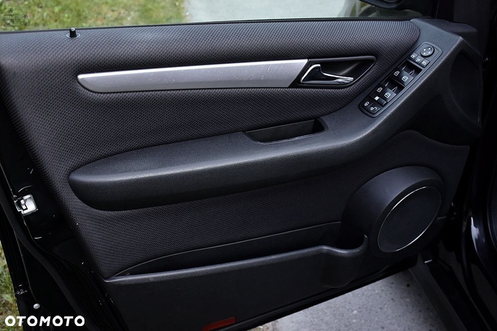 Mercedes-Benz Klasa B 180 BlueEFFICIENCY SPORT EDITION - 26