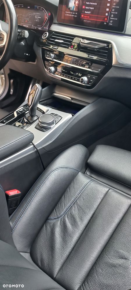 BMW Seria 5 520d M Sport - 5