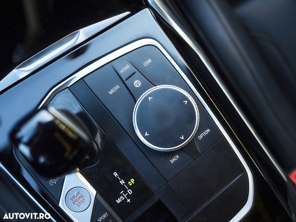 BMW Seria 3 320i xDrive AT - 25