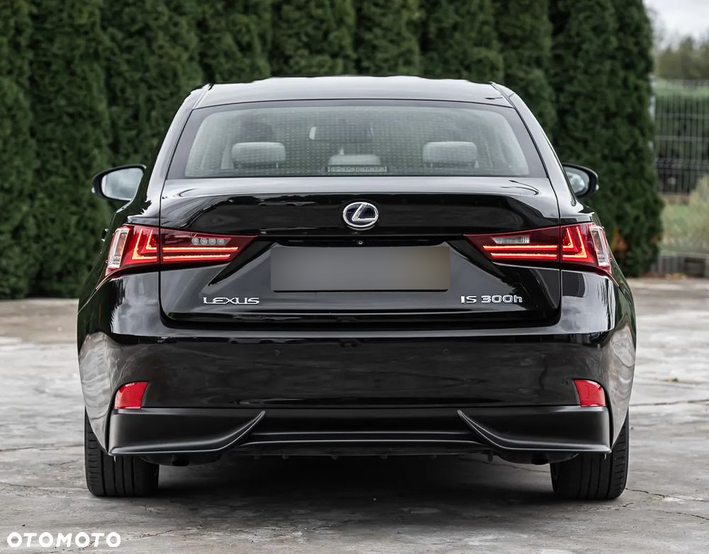 Lexus IS 300h Executive Line - 11