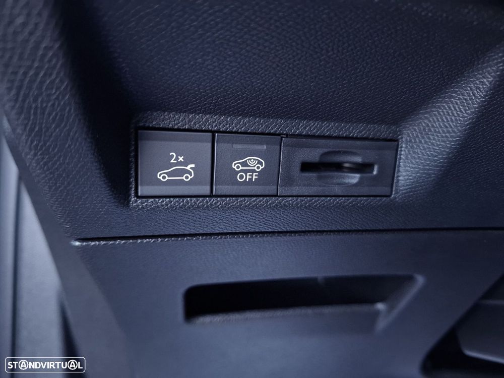 Peugeot 3008 1.2 Hybrid GT e-DCS6 - 24