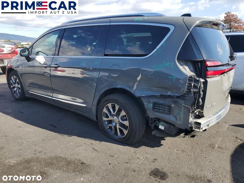 Chrysler Pacifica - 3