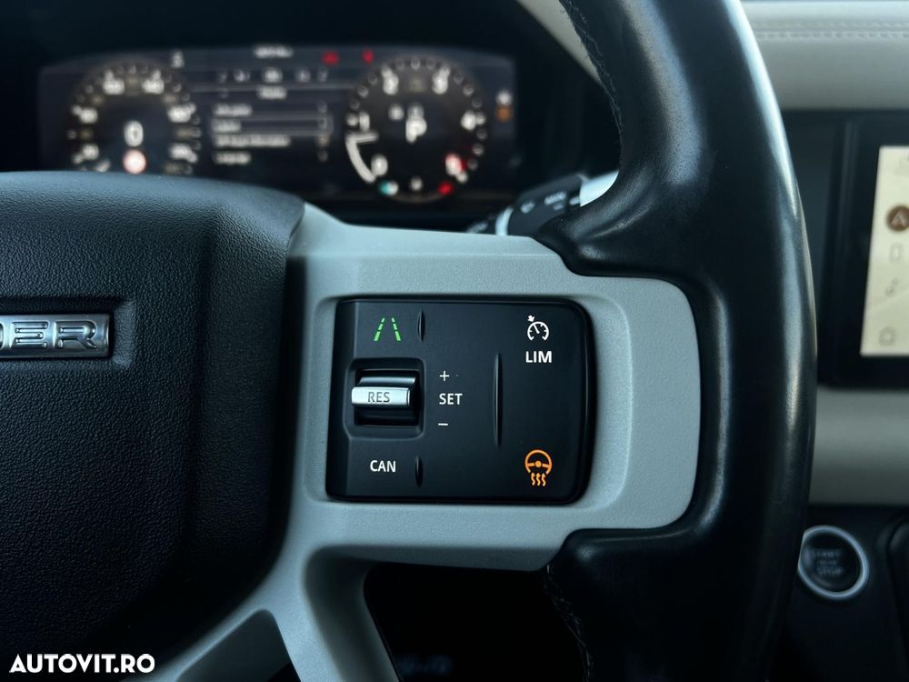 Land Rover Defender - 22