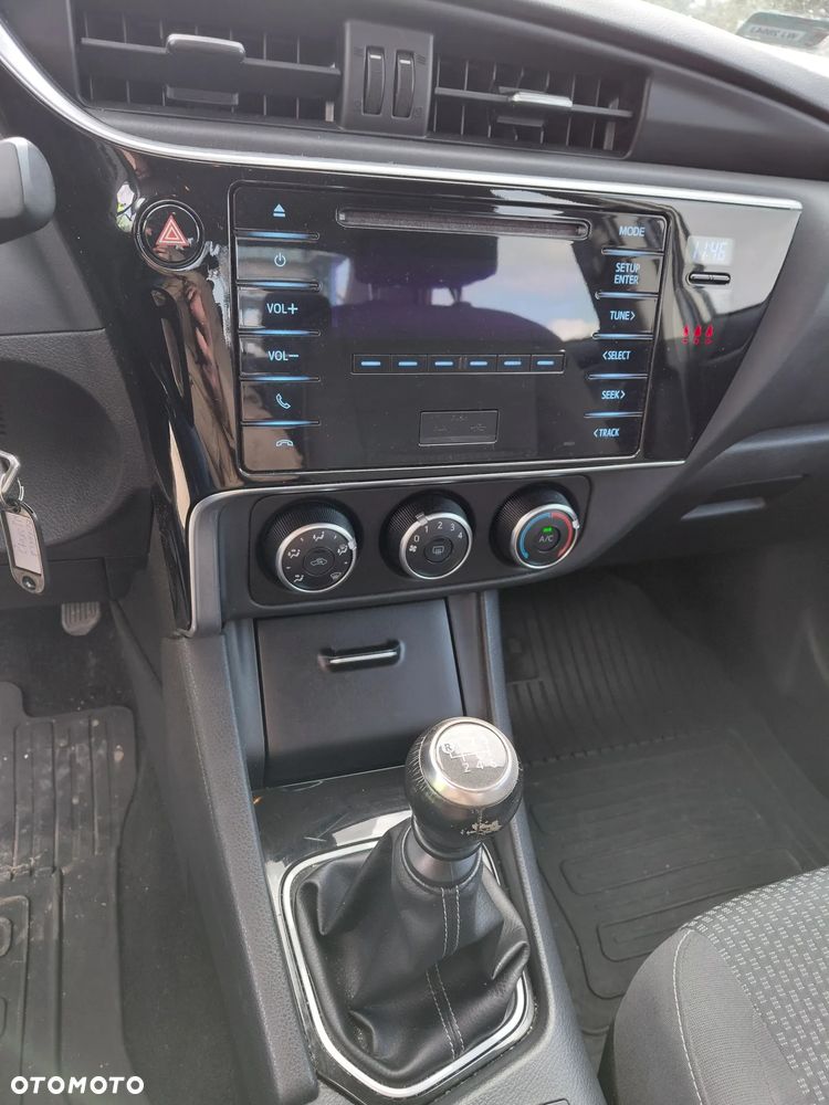 Toyota Corolla 1.6 Comfort - 16